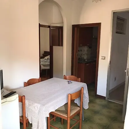 Jolly Apartment *